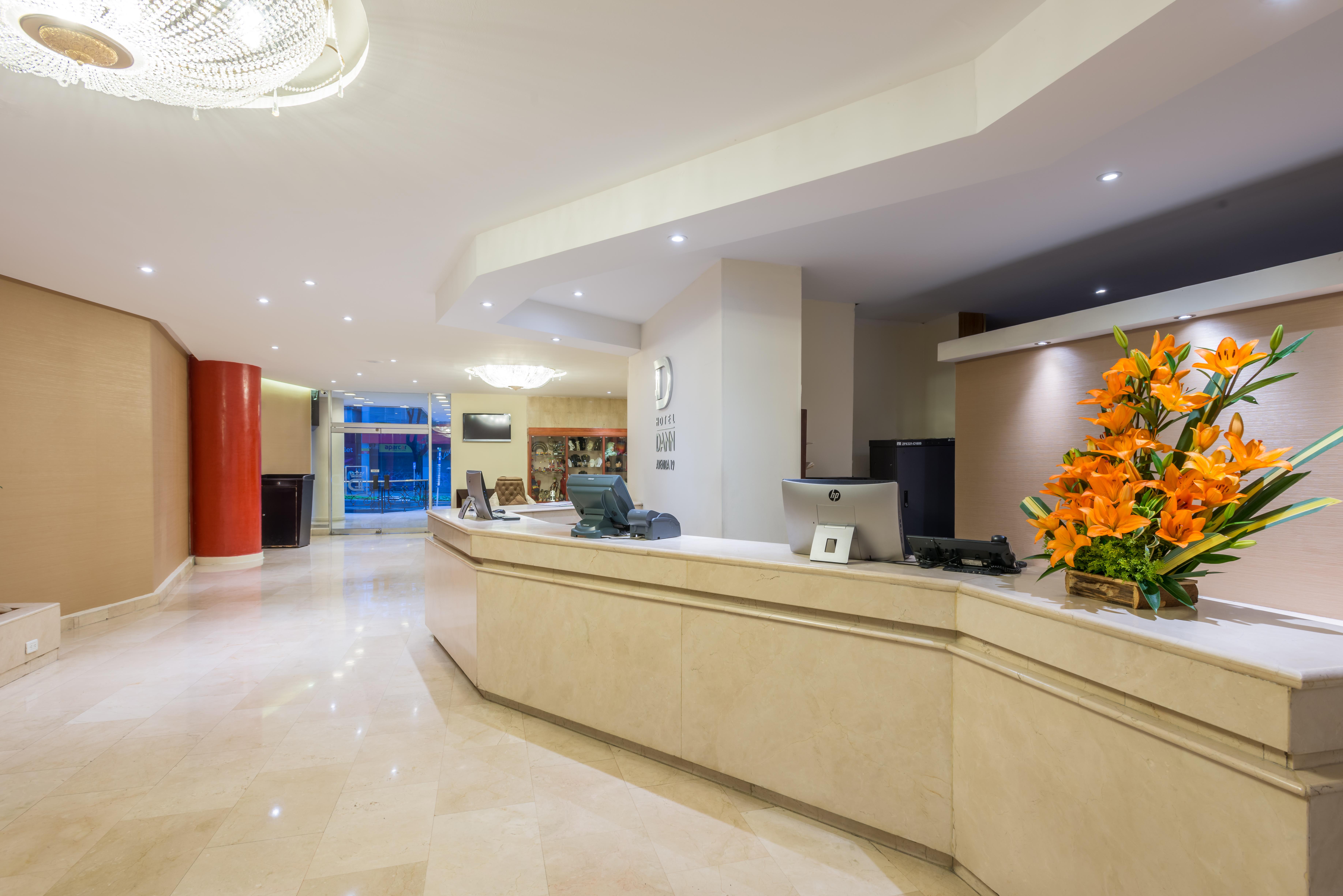 Hotel Dann Av. 19 Богота Екстериор снимка